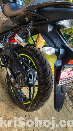Suzuki Gixxer monotone - black